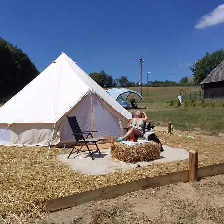 Luxuszelt Glamping 4 Acres Frystak