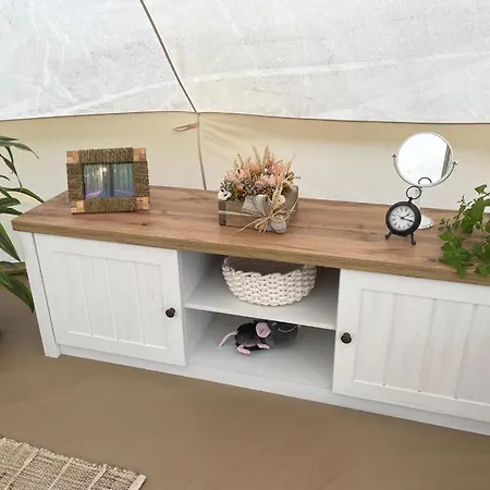 Luxuszelt Glamping 4 Acres Frystak
